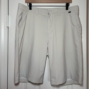 TravisMathew Beck Performance Golf Shorts‎ Men’s 36 Light Beige Stretch